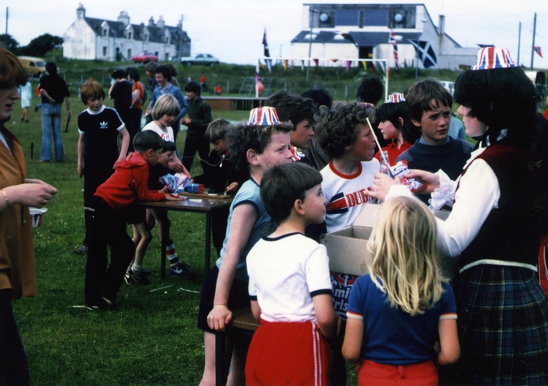 Lochmaddy_Hall_in_the_distance.__Queens_Jubilee_1977.jpg