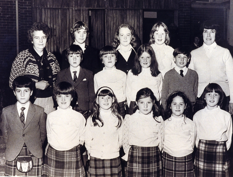 Carinish_School_Choir_with_Isa_MacKillop_top_left.jpg